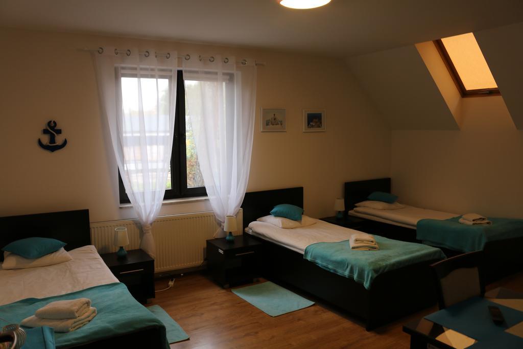 Hotel Lachowka Krepiec Экстерьер фото